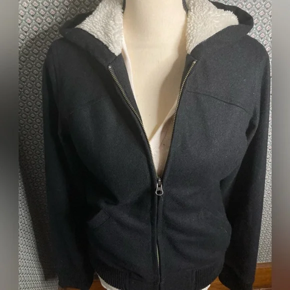 Rubbish Sherpa Hooded Jacket ASO Bella Swan in Twilight - Picture 2 of 12